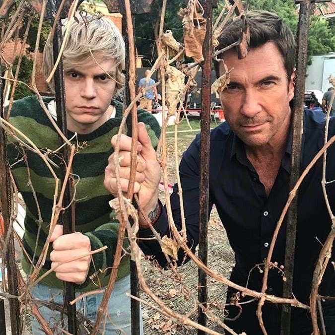4lifeevanpeters's tweet photo. the evan peters bts content for ahs is superior https://t.co/8rLX9bCLU6