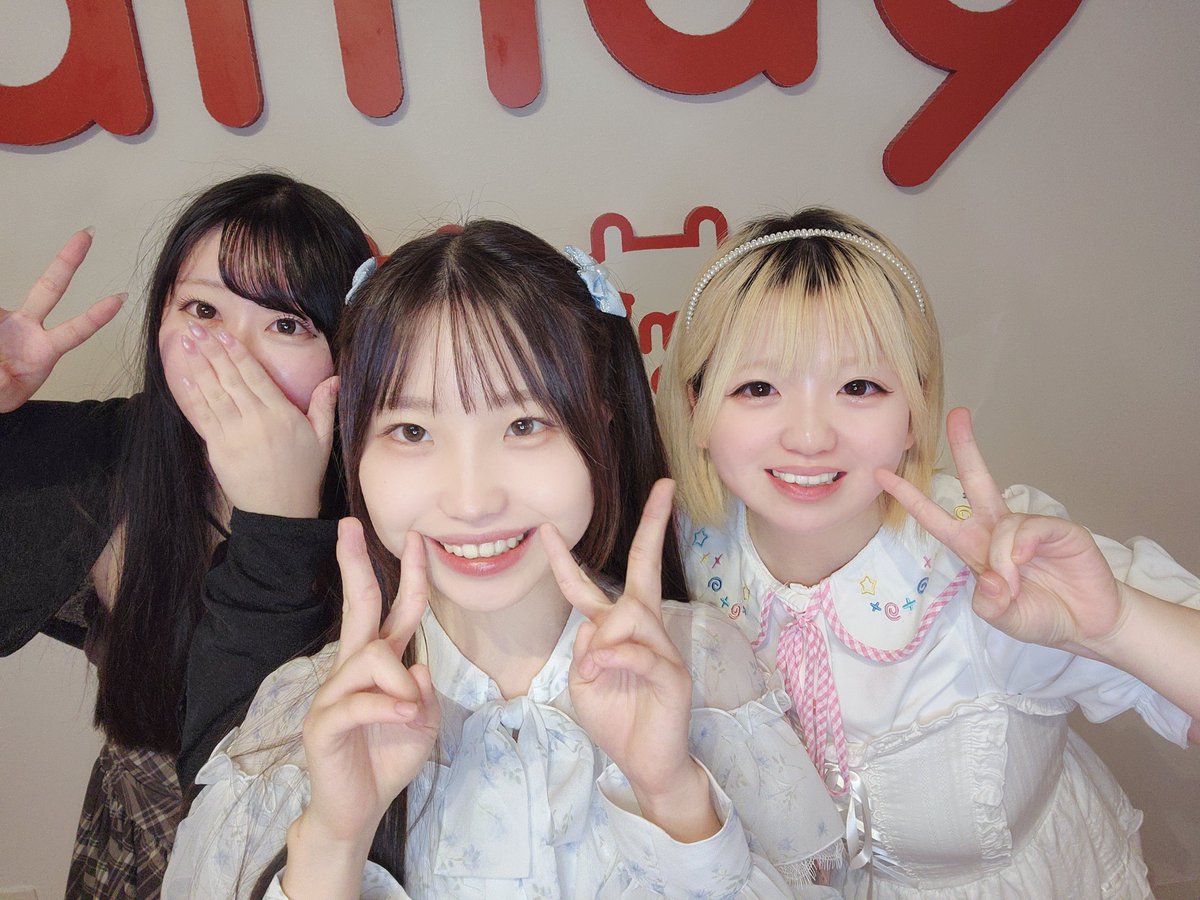 ama9_official's tweet photo. 今日もありがとうございました❣

クローズは、
　りぼん🎀む〜す🧁なぎ🥕でした✨

スタンプラリーコンプたくさんありがとうございました✨
明日はハナハナイベント🍻
17時からお待ちしております！

#ama9 https://t.co/uSmz6E2bWA