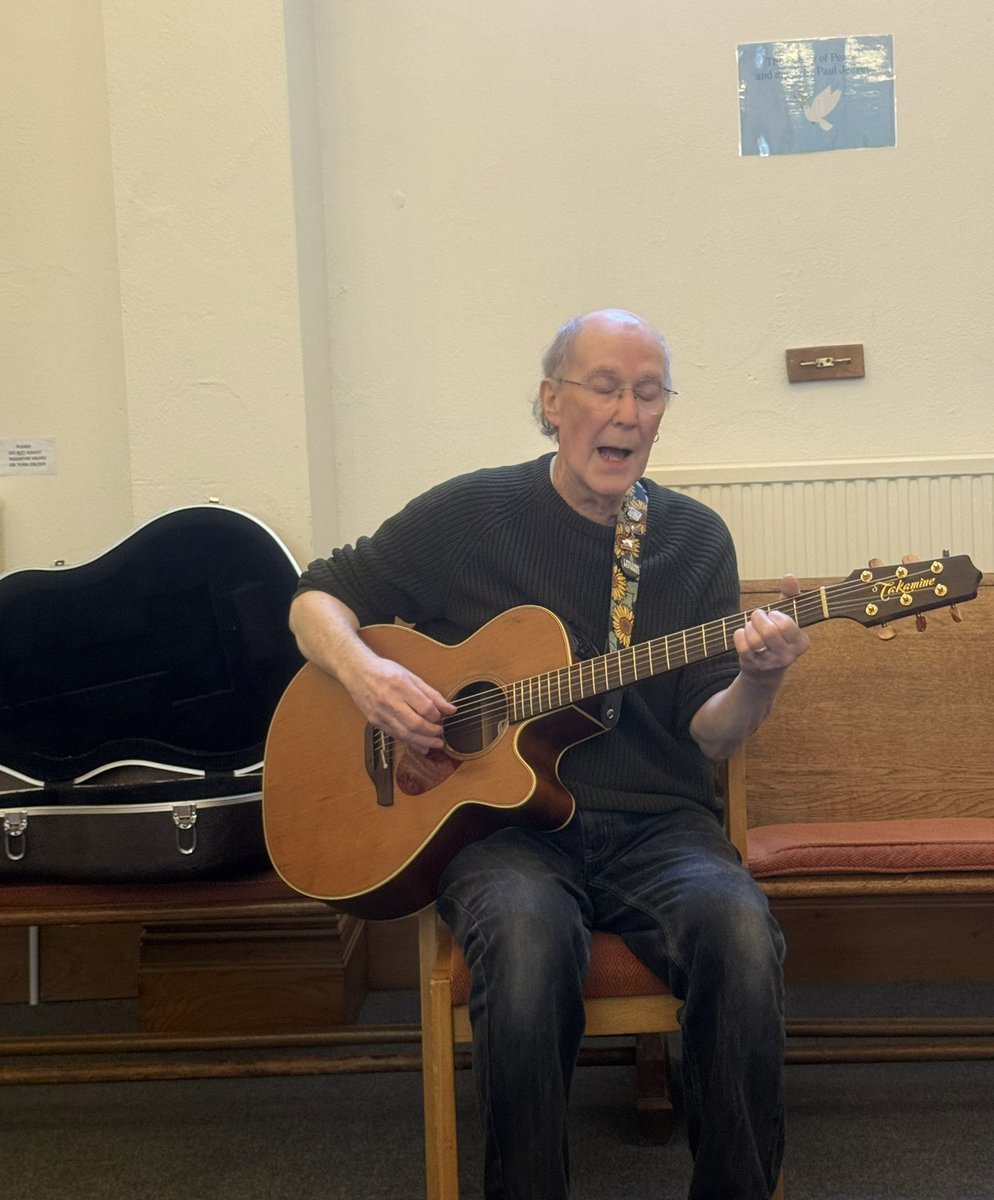 pixie_dragonfly's tweet photo. When words meet history and like minds….that’s what happened this afternoon when I read at the worcester_quaker_meeting Open Day event to celebrate their 325th anniversary.
Great sets by everyone - thanks to Ade Couper for the invite!

  #calm #poet #history https://t.co/divr5LaQ9d