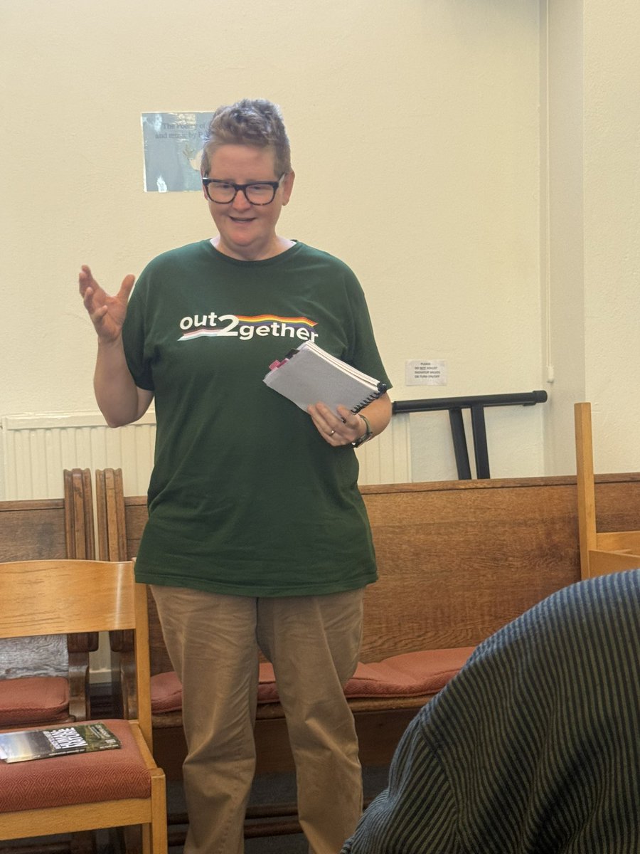 pixie_dragonfly's tweet photo. When words meet history and like minds….that’s what happened this afternoon when I read at the worcester_quaker_meeting Open Day event to celebrate their 325th anniversary.
Great sets by everyone - thanks to Ade Couper for the invite!

  #calm #poet #history https://t.co/divr5LaQ9d