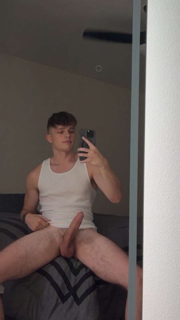 Jake43un's tweet photo. @morbogotano Show me ass and dm me https://t.co/7Fs7aDGnpj