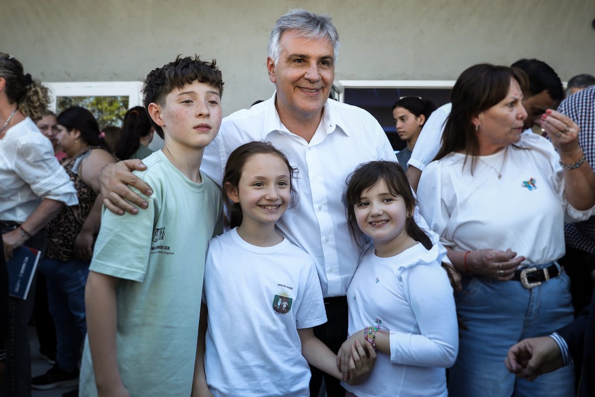 gobdecordoba's tweet photo. El gobernador @MartinLlaryora visitó y realizó anuncios en #BellVille, #BallesterosSud, #Ballesteros, #Morrison, #MonteLeña y #Noetinger. De esta manera completó el recorrido por los 27 municipios y comunas del departamento #Unión desde el comienzo de su gestión.

🏗️ Confirmó la realización #obras, viviendas y aportes para #salud, #educación, servicios e instituciones, y en Noetinger también incorporó la empresa Piersanti al régimen provincial de #PromociónIndustrial.

#HacerParaCrecer