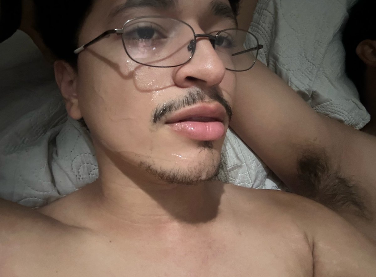 dessavezeucaio's tweet photo. tava tentando uma nova alternativa de skincare https://t.co/u6vD5Ylrw8