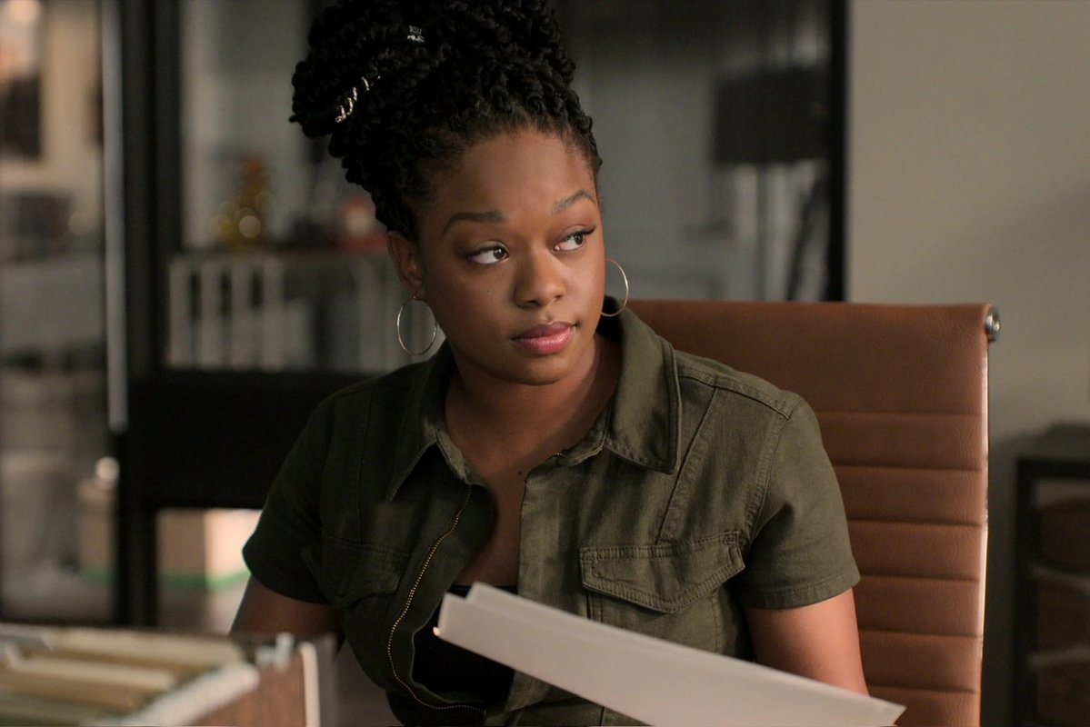 AWK_93_'s tweet photo. L’ancienne Claire de Ma Famille D’abord, Jazz Raycole est devenu tellement booster https://t.co/fvHfsnG351
