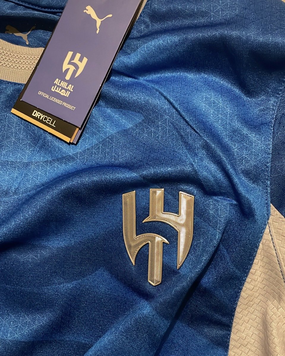 5lldu's tweet photo. خيييييييال 💙💙💙💙💙
هذا لازم يكون تيشيرت الاحتفال بالنخبه فاهم ولا لا @Alhilal_FC https://t.co/SNLTULyBmo