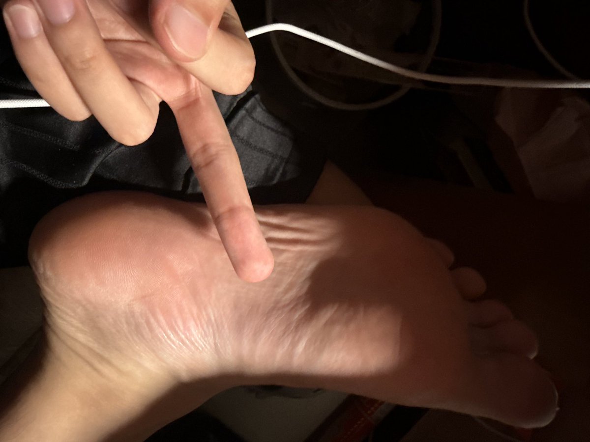 BlackGrapes's tweet photo. 有没睡的母狗吗，爬过来给亲爹请安 https://t.co/oTkuNdrIyW