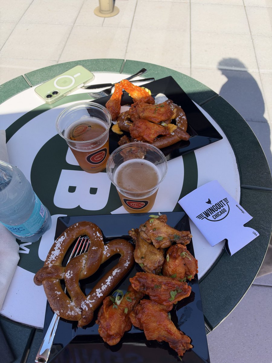 JaxOffAllTrades's tweet photo. Gorgeous long run -> free unlimited wings and beer. Best day ever?? https://t.co/5RbU4iSaYY
