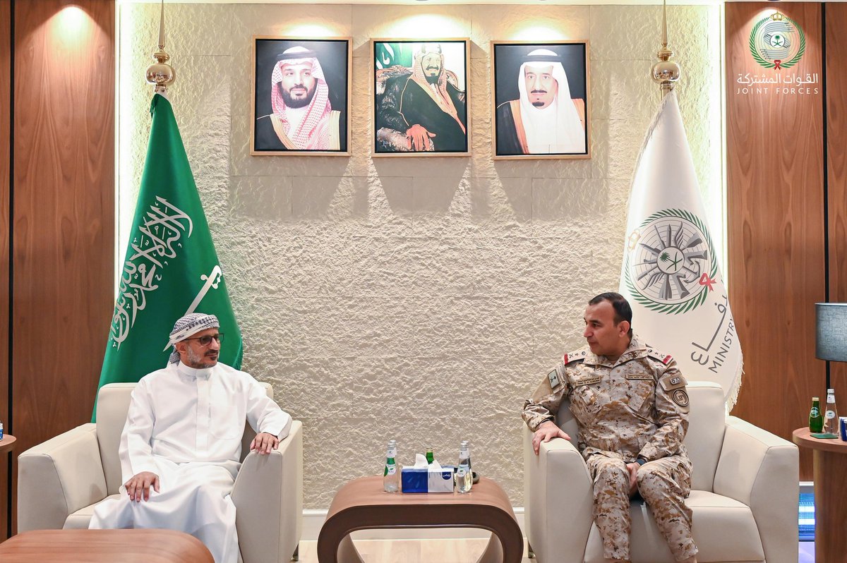 mohamd_875's tweet photo. قالوا لـ طارق عفاش
ايش رايك بدل السجن , تلملم القواات 
وتعود للهجوم لتحرير السااحل 

قال  رب السجن احب الي مما تدعونني اليه https://t.co/D6C57GPq3U