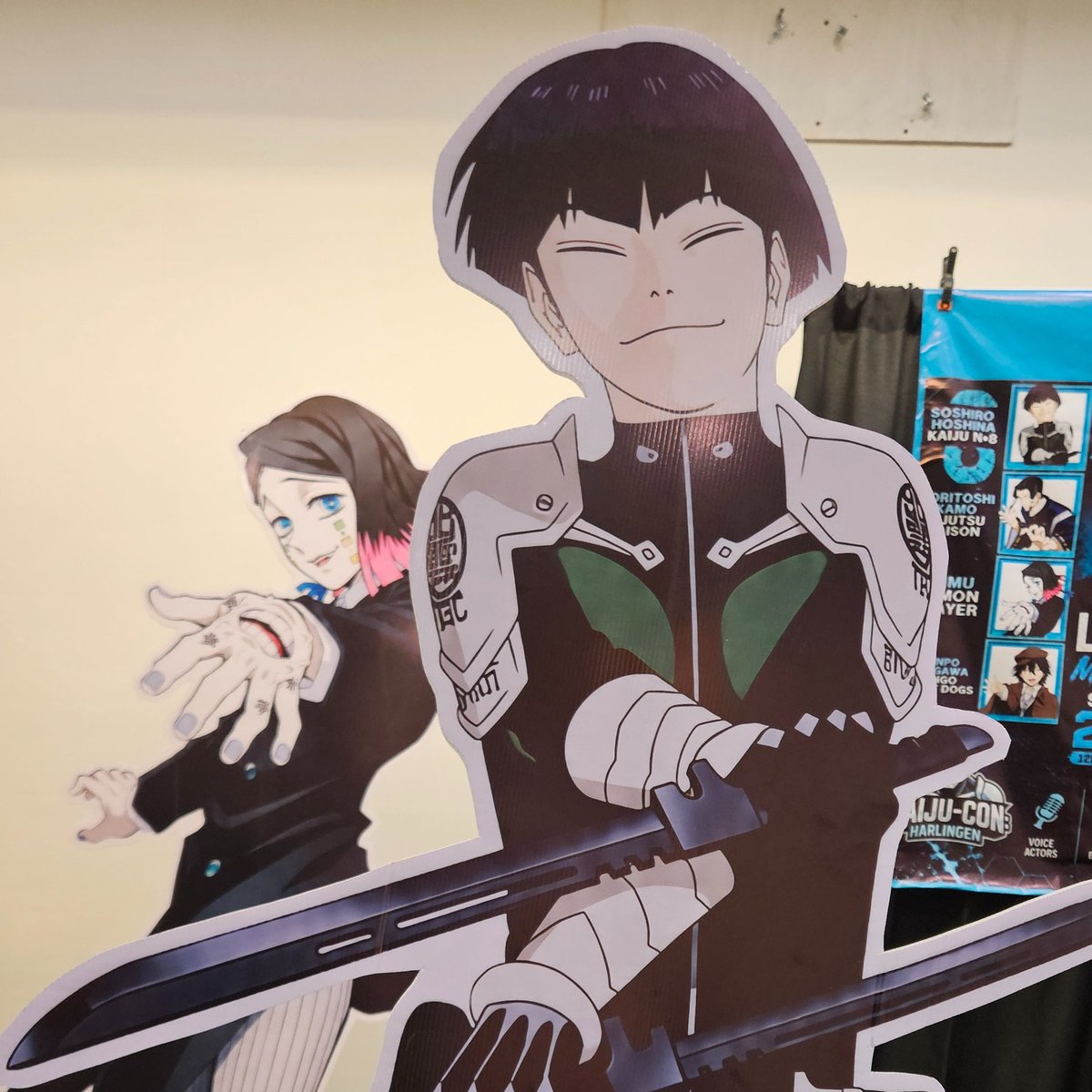 McMovieMan's tweet photo. More cons should have standees. Love these! ❤️ https://t.co/V0fYaqJM61