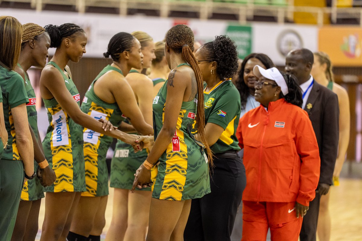 Netball_SA's tweet photo. ๐ฟ๐ฆ ๐ฃ๐ฅ๐ข๐จ๐ ๐ข๐ ๐ข๐จ๐ฅ ๐ฆ๐ฃ๐๐ฅ ๐ฃ๐ฅ๐ข๐ง๐๐๐ฆ. ๐๐
A final fought with heart, courage and everything they had. ๐
Not the result we wanted, but this team has represented South Africa with pride throughout the Africa Netball Cup. ๐ฟ๐ฆโค
The journey continues.
#SPARProteas https://t.co/ojKMIjCJJs