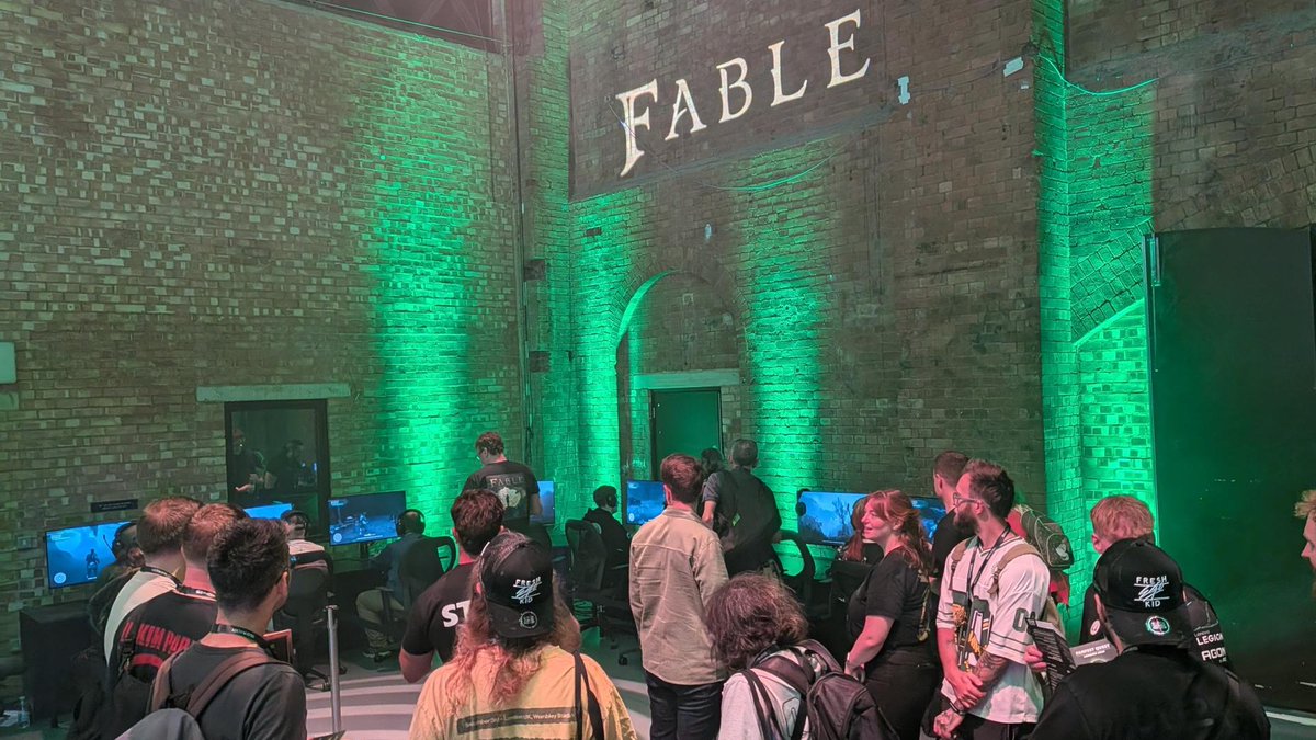 fable's tweet photo. We've spent years building the world of Albion.

During @XBOX FanFest, we finally got to watch hundreds of players take their first steps into it themselves.

The reactions, the smiles, the excitement... we've loved every second of sharing Fable with fans in London!

#Fable #FableTheGame @XBOXUK