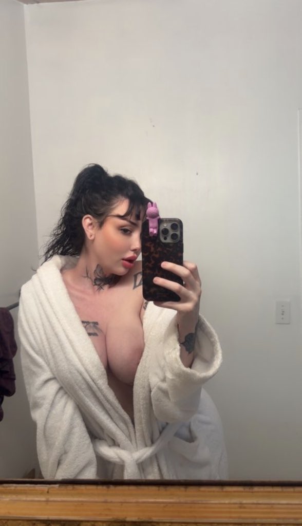 tsamelia0100's tweet photo. Can we be friends? 🥹❤️ https://t.co/wX7xvnX4Wu