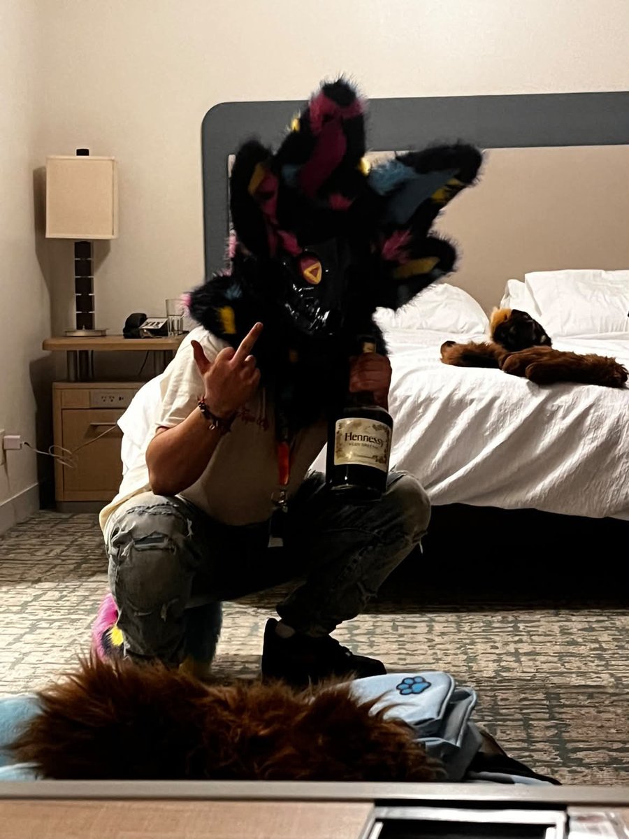Z3R0S1X's tweet photo. new suit who dis https://t.co/Z3MOPCtc94