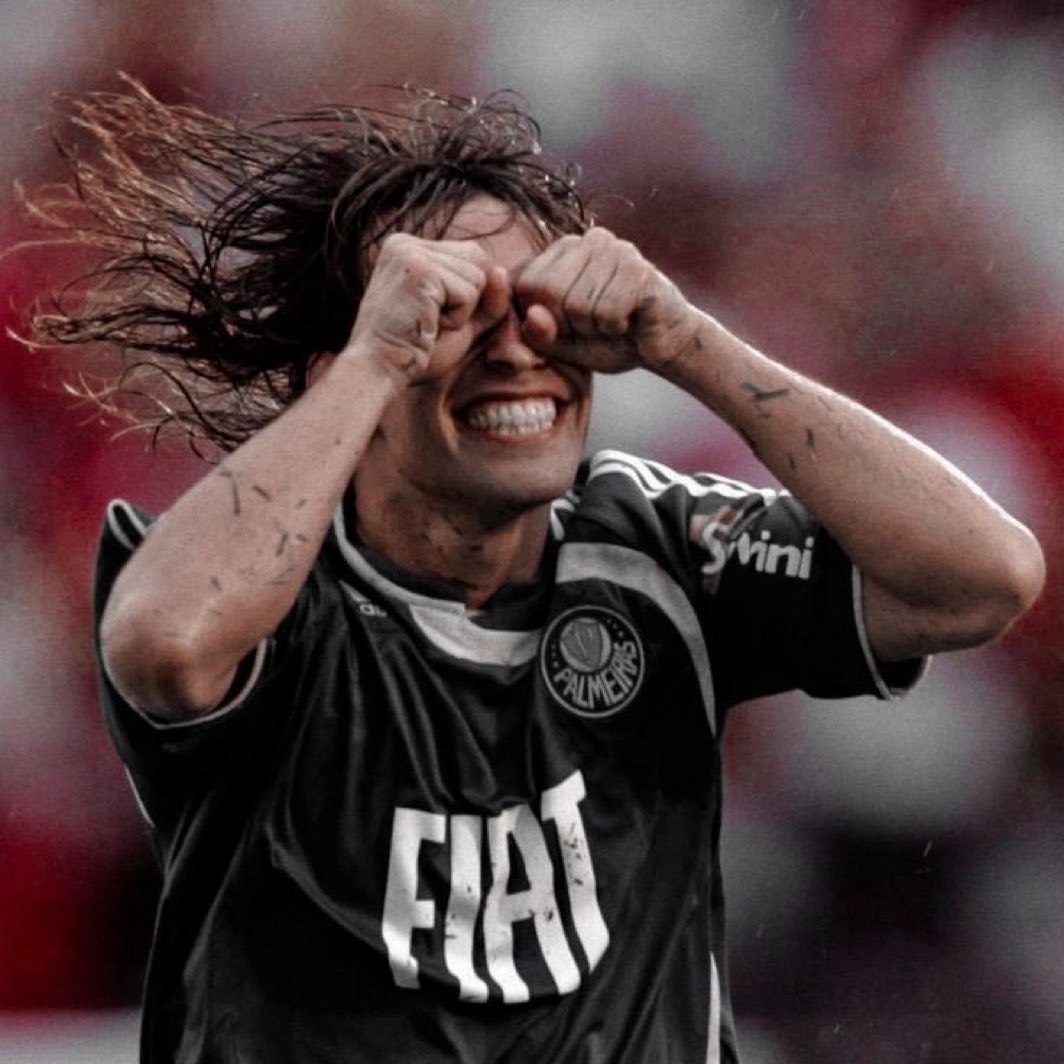 futnostalgico's tweet photo. Mago Valdivia.

Nostálgico! https://t.co/tCDtbeVkwZ