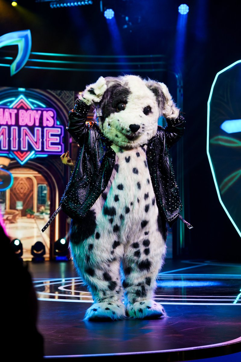 PhilMphela's tweet photo. SPOTTY wins #MaskedSingerSA 

Bontle Modiselle-Moloi was behind the mask. https://t.co/ZxaCaCIhjw