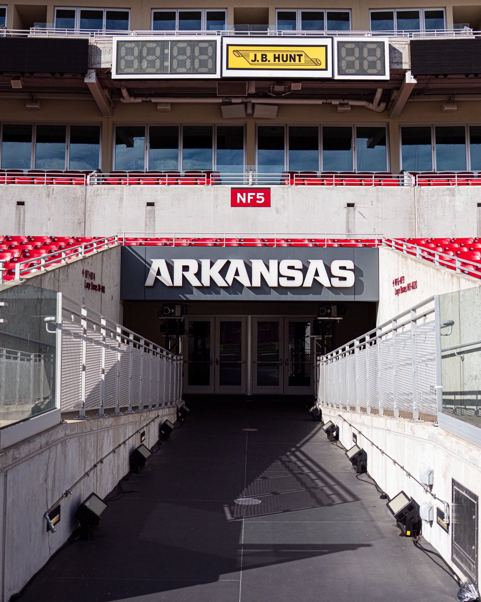 RazorbackFB tweet picture