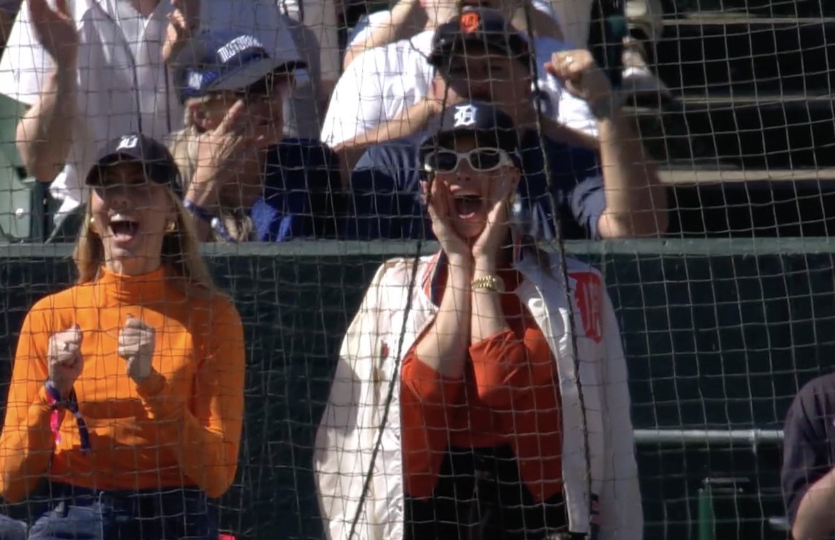 BradGalli's tweet photo. Justin Verlander is striking people out in his final start, and his wife Kate Upton is loving it https://t.co/IHe44lgAcr