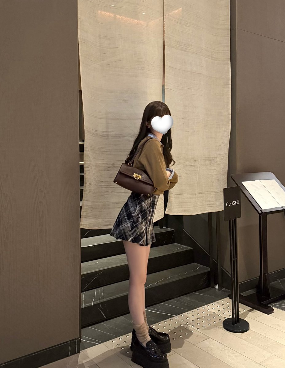 rab_imy's tweet photo. UNIQLO × GRL 🤎🩵
やりたかった組み合わせ！ブラウンのカーディガンとブルーシャツ相性ぴったりだった✮⋆˙ https://t.co/aBHDSpuCXI