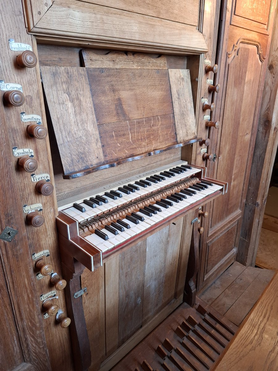 willyippolito's tweet photo. Redecouverte après tant d'années de l'orgue de l'église de Regniowez (Ardennes) afin de préparer le concert de ce dimanche à 16h avec Basson. Cet orgue présente un intérêt particulier.
#orgue #concert #Regnowez
#ardennes https://t.co/1tIcrQ6mYq
