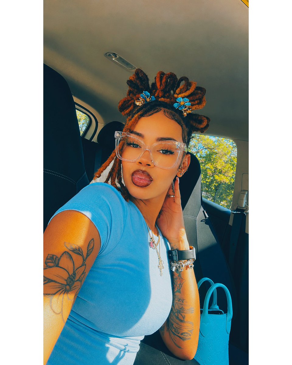 sheHYDRO's tweet photo. pretty daze 🦋 https://t.co/tryhFWpXOF