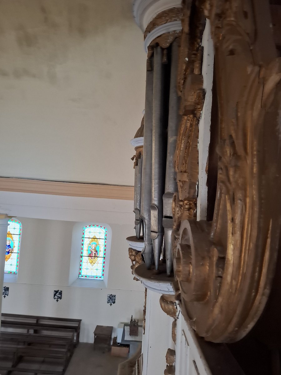 willyippolito's tweet photo. Redecouverte après tant d'années de l'orgue de l'église de Regniowez (Ardennes) afin de préparer le concert de ce dimanche à 16h avec Basson. Cet orgue présente un intérêt particulier.
#orgue #concert #Regnowez
#ardennes https://t.co/1tIcrQ6mYq