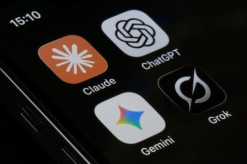 JeffCumminsSWS's tweet photo. Amidst AI hype, investors must focus on fundamentals. https://t.co/To1hzAjl6X https://t.co/cgxzLczoTP