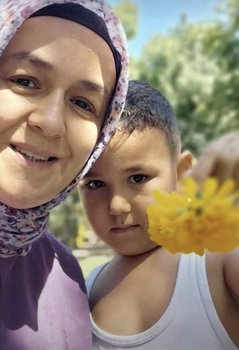 TutsakBebekler's tweet photo. 4 yaşındaki Selman 3 yıldır tüberkülozla savaşıyor, anne ve babasından uzakta.
Annesi Melek Tekin'in kesinleşmiş cezası bile yok.
Hasta bir çocuğun en büyük ilacı annesidir.
Melek Tekin derhâl serbest bırakılsın!

Vicdanlar Konuşsun
@barisyarkadas https://t.co/OgYiHexc3v