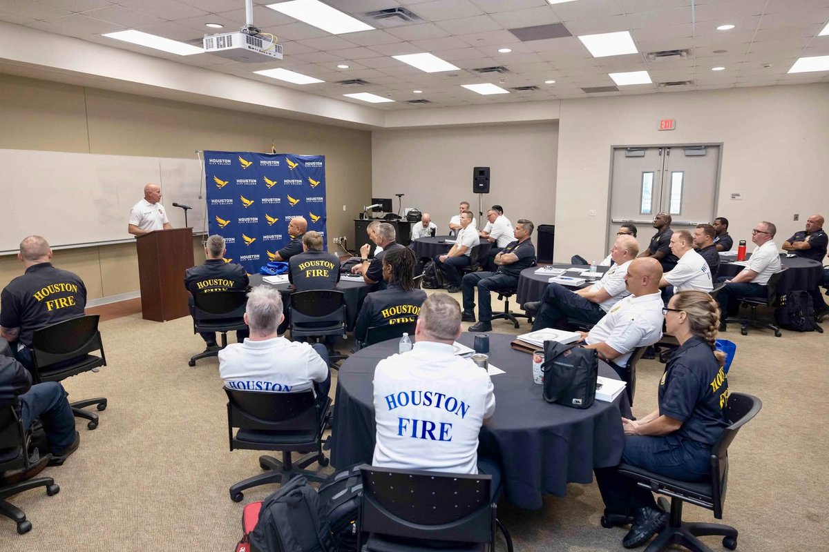 HoustonFire's tweet photo. The HFD Executive Leadership Academy has wrapped up its 1st week. Created w/ @HOUCityCollege &amp; @UHouston Hobby School of Public Affairs, the program trains HFD leaders in management, leadership, government &amp; community engagement. This was the 1st of 4 modules running through '27. https://t.co/CrJVRgk7Su