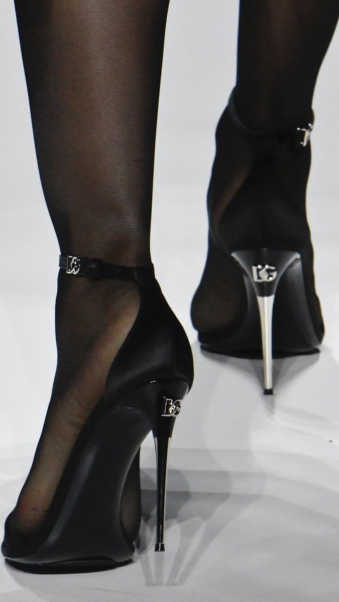 Eveboards's tweet photo. Dolce &amp; Gabbana https://t.co/qFP37jX1Ix