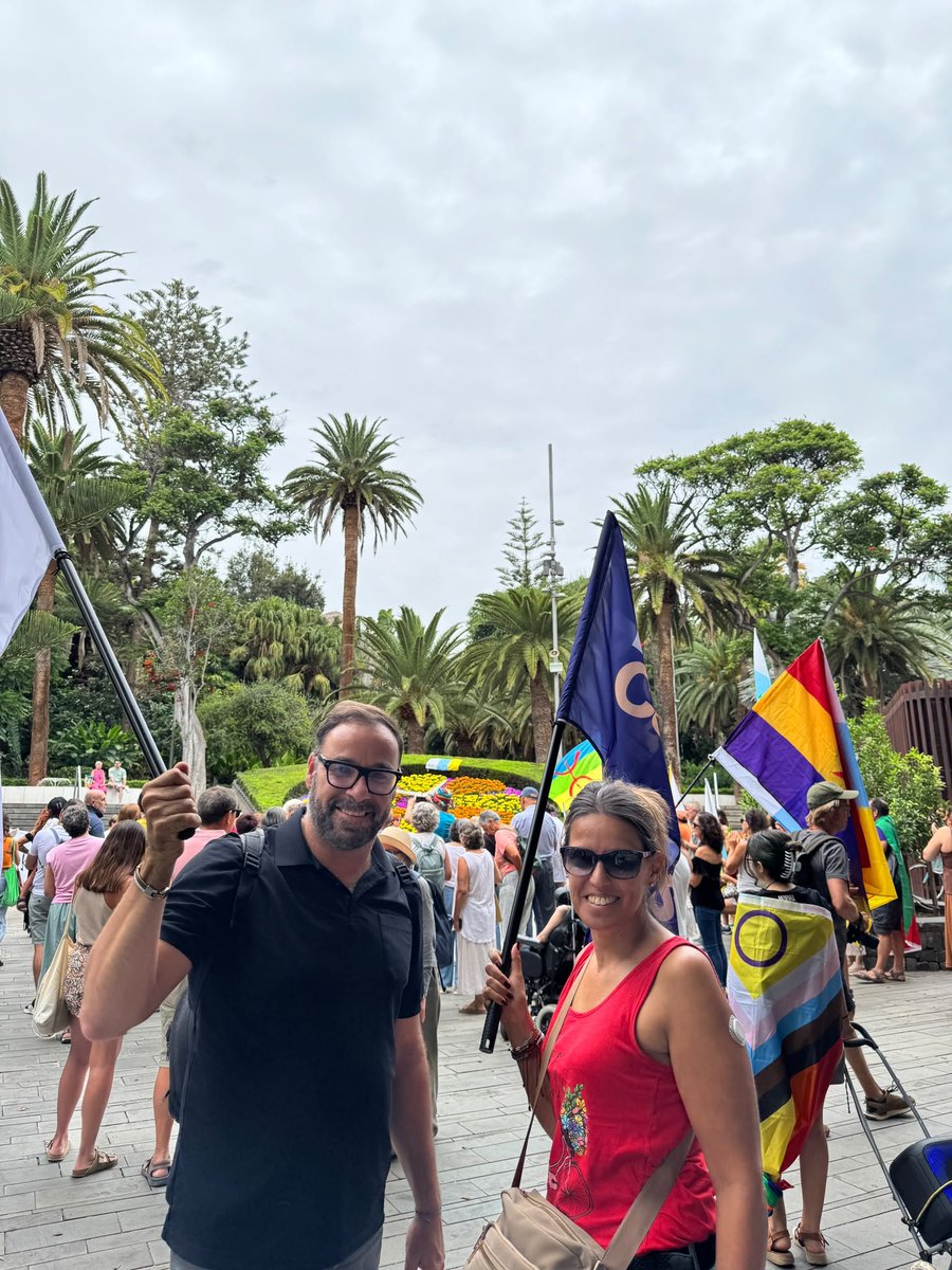 FernandoRuizPe's tweet photo. Hoy y siempre, defendemos la Democracia.
Porque democracia es paz, es vivienda, es feminismo, es antirracismo, es antifascismo
Por eso hoy hemos salido a las calles a decir alto y claro que vamos a defender nuestros derechos hasta el final.
Por nosotras, por todas
#ALasCalles https://t.co/m9Hwf3W11j