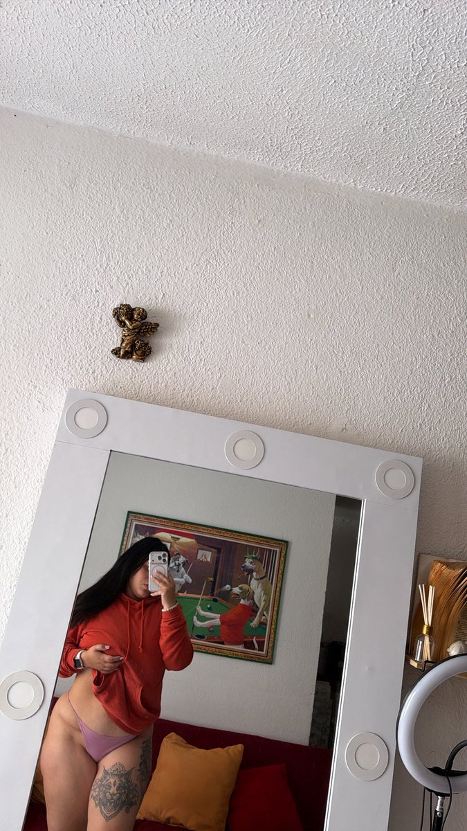 natalia_021997's tweet photo. Buenas https://t.co/54sbA6uUP0