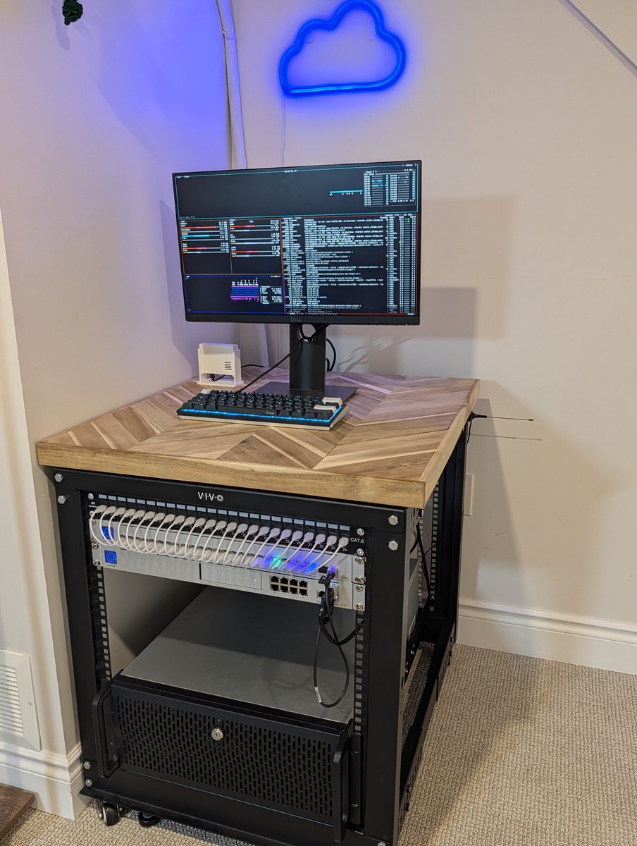 haydendevs's tweet photo. got a monitor for the larp station https://t.co/BARLDWIcqe