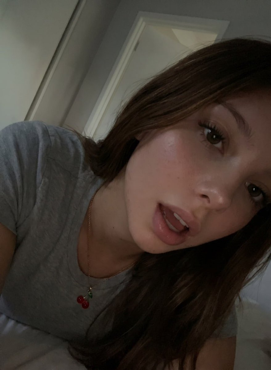 KthiasMadi's tweet photo. Men always say they prefer a natural look, but would you be willing to be seen in public with a girl like me? https://t.co/Lo0cKEPp5P