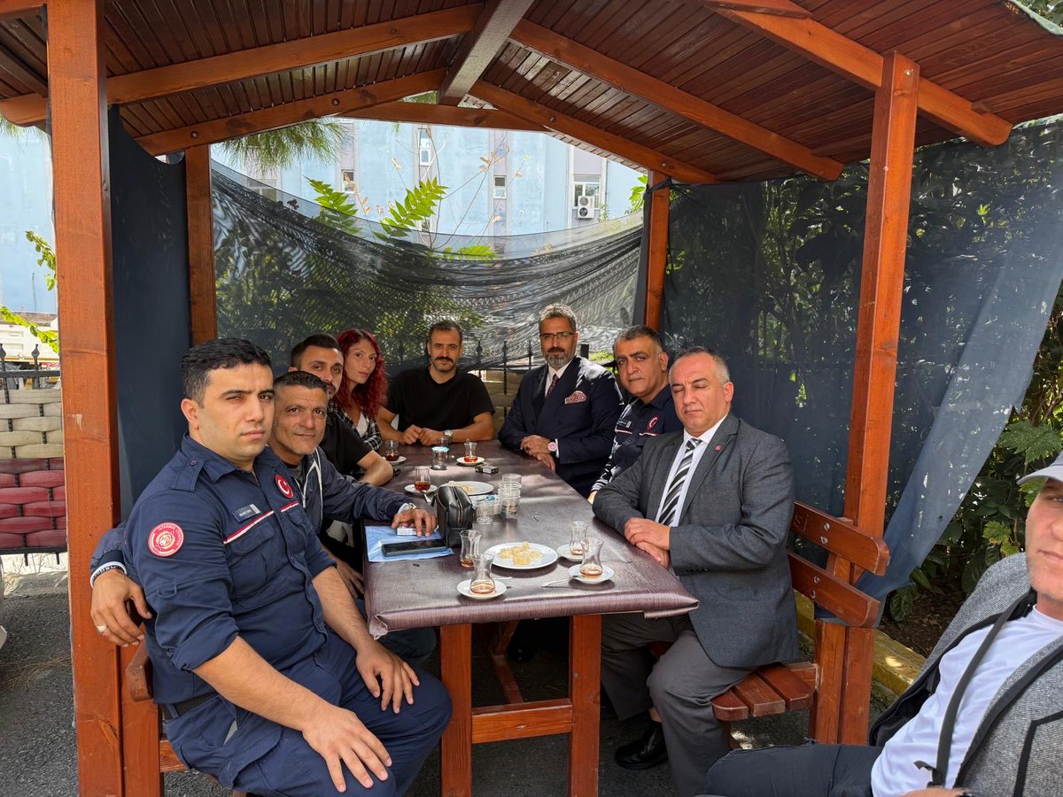 bahcelievlerchp's tweet photo. İlçe Başkanımız Sayın Gökmen Güneş, İlçe Yönetim Kurulu Üyelerimiz, İlçe Gençlik Kolları Başkanımız Görkem Fırat Çakır ve Gençlik Kolları İl Başkan Yardımcımız Umut Can Yıldız ile birlikte, Kocasinan ve Siyavuşpaşa İtfaiye İstasyonlarını İtfaiye Haftası sebebiyle ziyaret ettik. https://t.co/Yd6LyHr1mZ