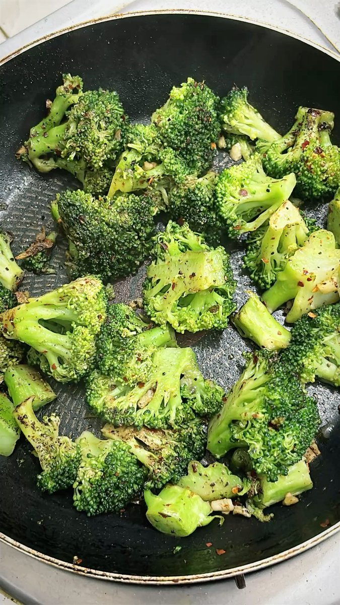 hopefulhob's tweet photo. THIS OR THAT 🌟

kalian lebih suka brokoli🥦 atau kangkung🥬 ?? https://t.co/O52Z3KuO97