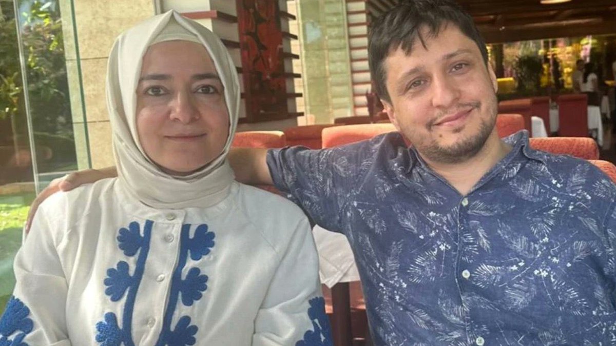 fatiheryilmaz0's tweet photo. Yatırım yapanlara bütün yumurtalarınızı tek sepete koymayın, riski dağıtın derler.

Bu karı, koca tek hisseye 162 milyon lira basmışlar ve 4 ay içinde 2 milyar para yapmışlar.

İlk 162 milyonu nasıl biriktirdiklerini soramıyoruz bile. https://t.co/eGjb1Dt2gJ