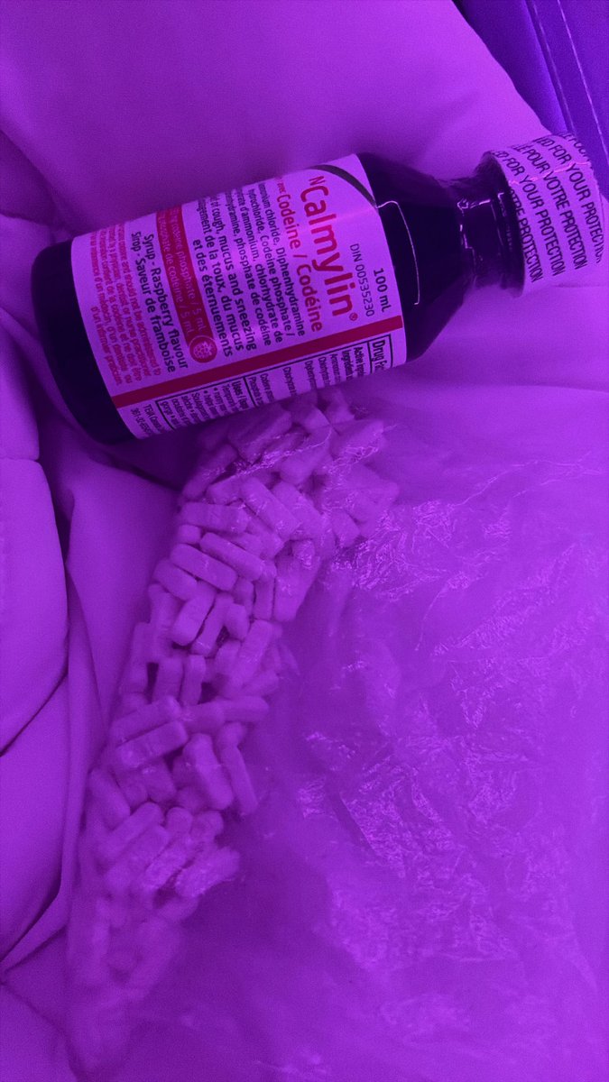 jlyn206's tweet photo. presses n lean 🤤 https://t.co/Mq9JaxhbRV