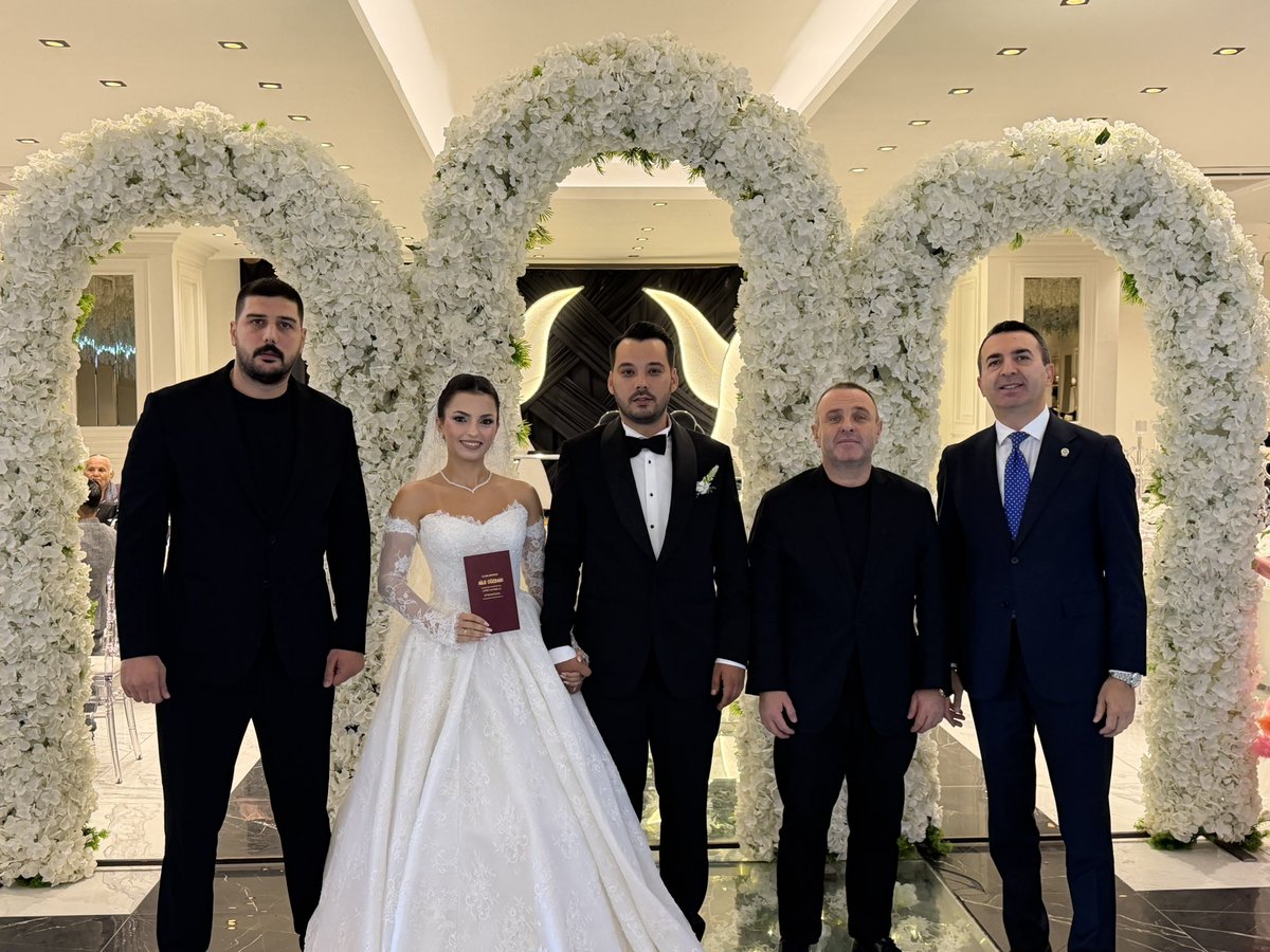 unigfborg's tweet photo. Grubumuzun Genel Başkanı Mert Otçuoğlu, Hüda Hanımefendi ile dünyaevine girmiştir.  

Mert&amp;Hüda çiftine bir ömür boyu mutluluklar dileriz. #UNIGFB https://t.co/cgtiwtvCi5