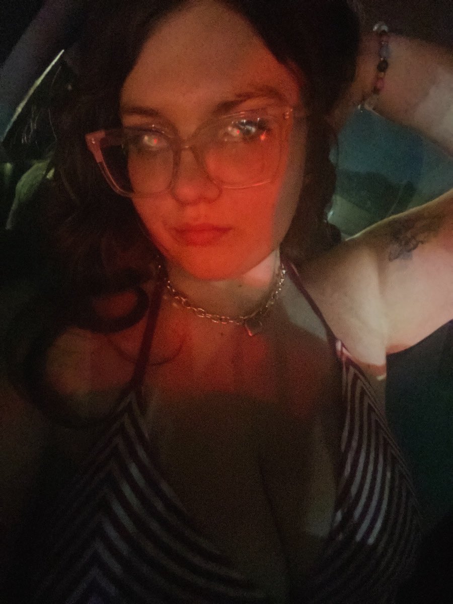 FawnSinz's tweet photo. mommy needs a new paypiggy
sign up by liking this tweet

#nsfwtwt #sellingcontent #feetpics #pawg https://t.co/OQEDNcX8uZ