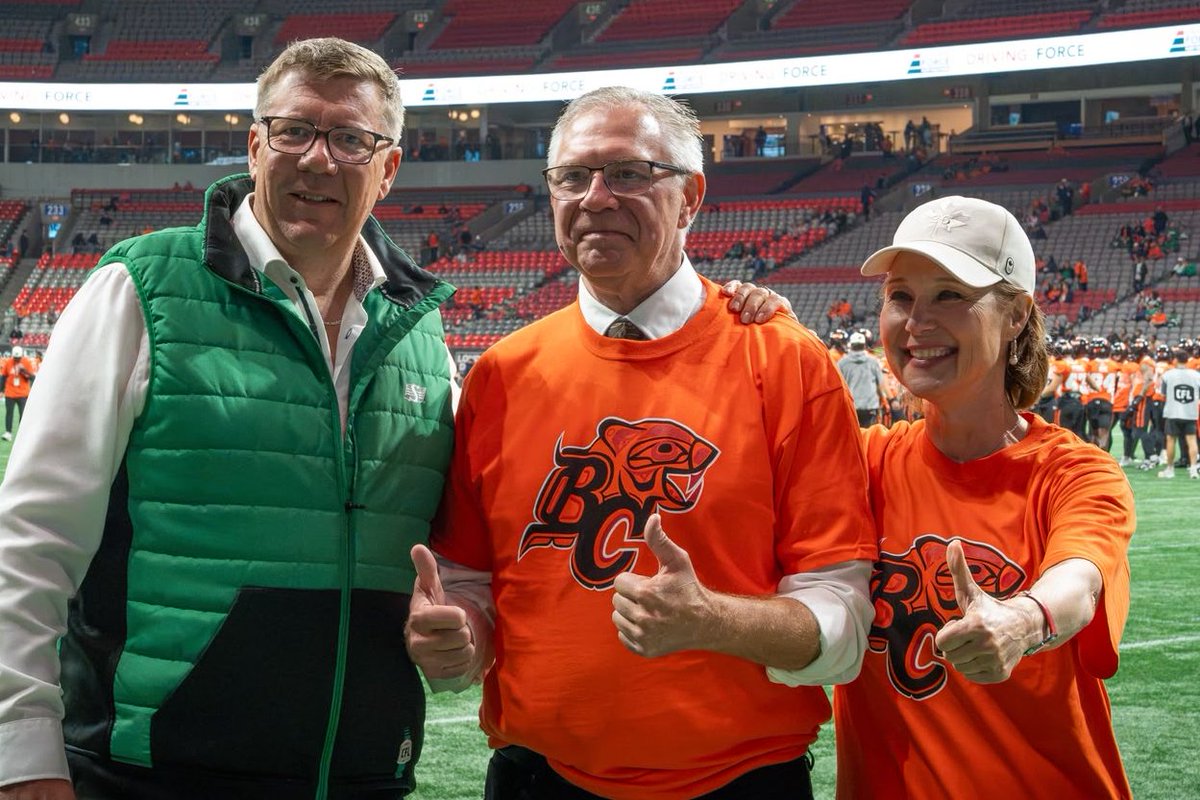 LDoerkson's tweet photo. Big thanks to @PremierScottMoe and @christyclarkbc  for the invite to Lions vs. Riders at BC Place. Great night of football and a chance to discuss the change BC needs. 

The scoreboard was kinder to two of us than the third. Always feels good when BC wins https://t.co/9tL2uIWM1r