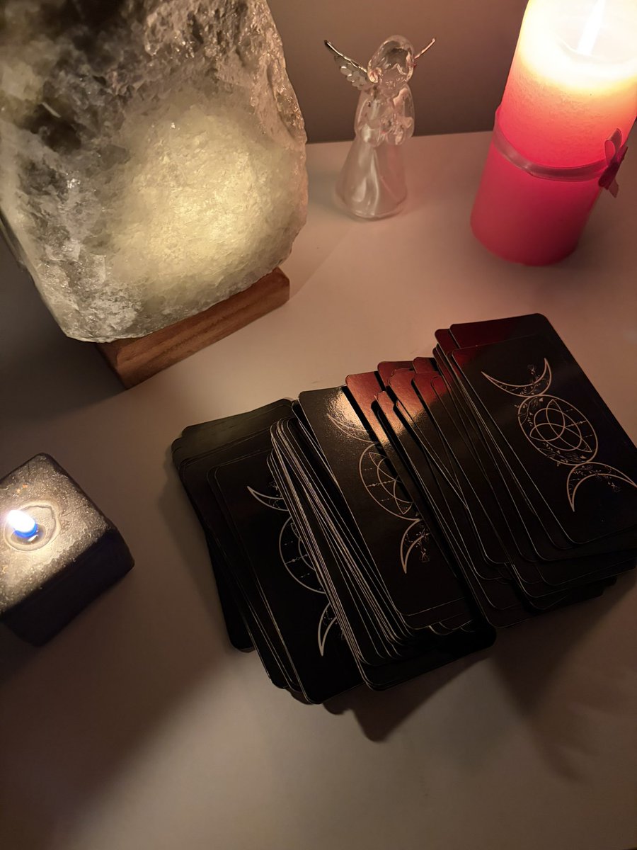 nariamitoloji's tweet photo. fincanlarınızı kapatın ve dm gelin ✨☕️ tarot ve kahve falı için bekliyorum 🫶🏼 https://t.co/3CNfASyGHL