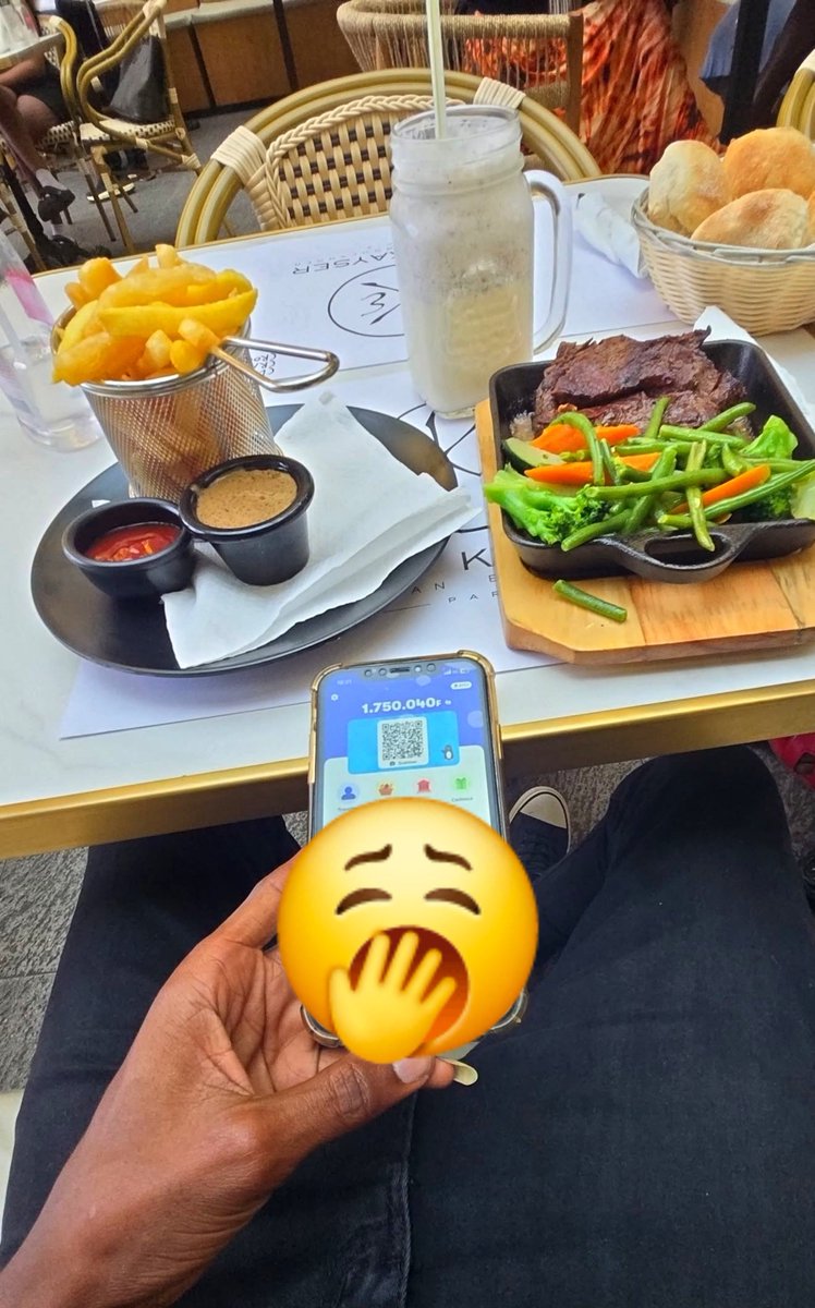 CHEN_ZEN11's tweet photo. En date avec moi même 😭😭être célibataire c'est pas facile. https://t.co/uiXRIE12gr