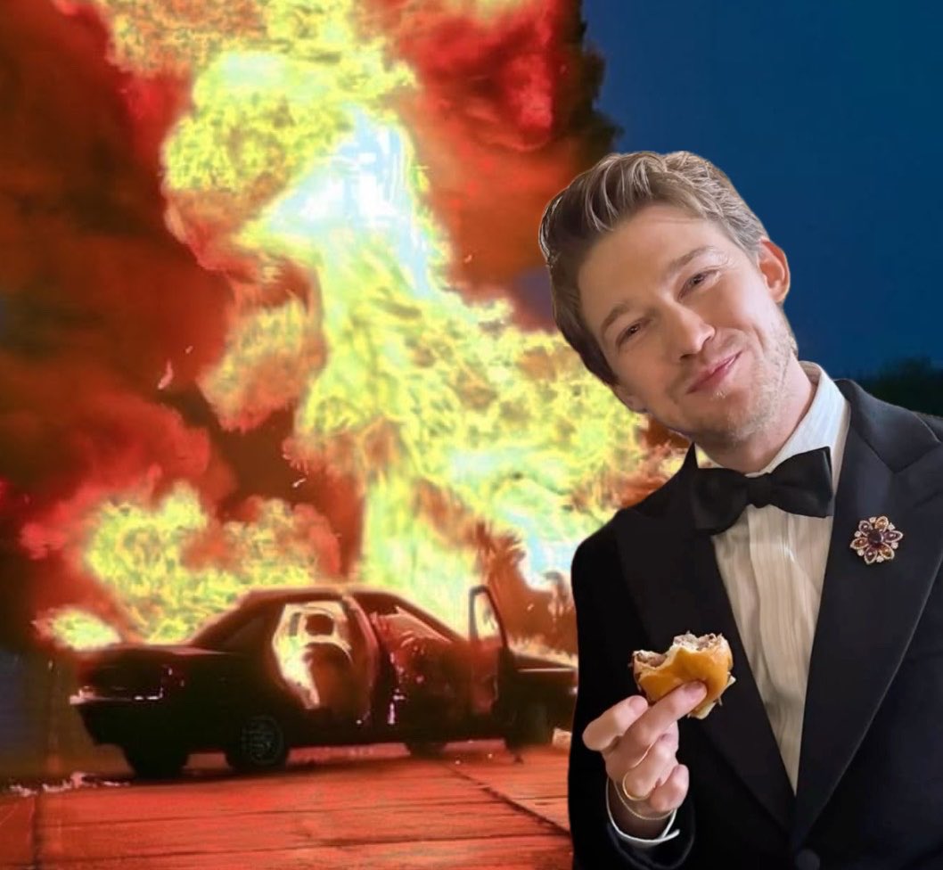 joealwyners's tweet photo. Joe Alwyn be like: https://t.co/H2PjLx3CS3