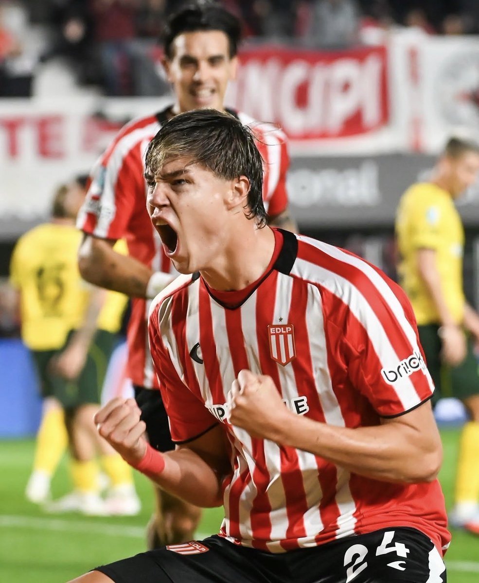 casadelamistica's tweet photo. #EDLP
Emocionada la madre de Tomas Palacios en la previa del partido: "Él da la vida por estos colores" ♥️🇦🇹 https://t.co/3hW0fy3Cu2