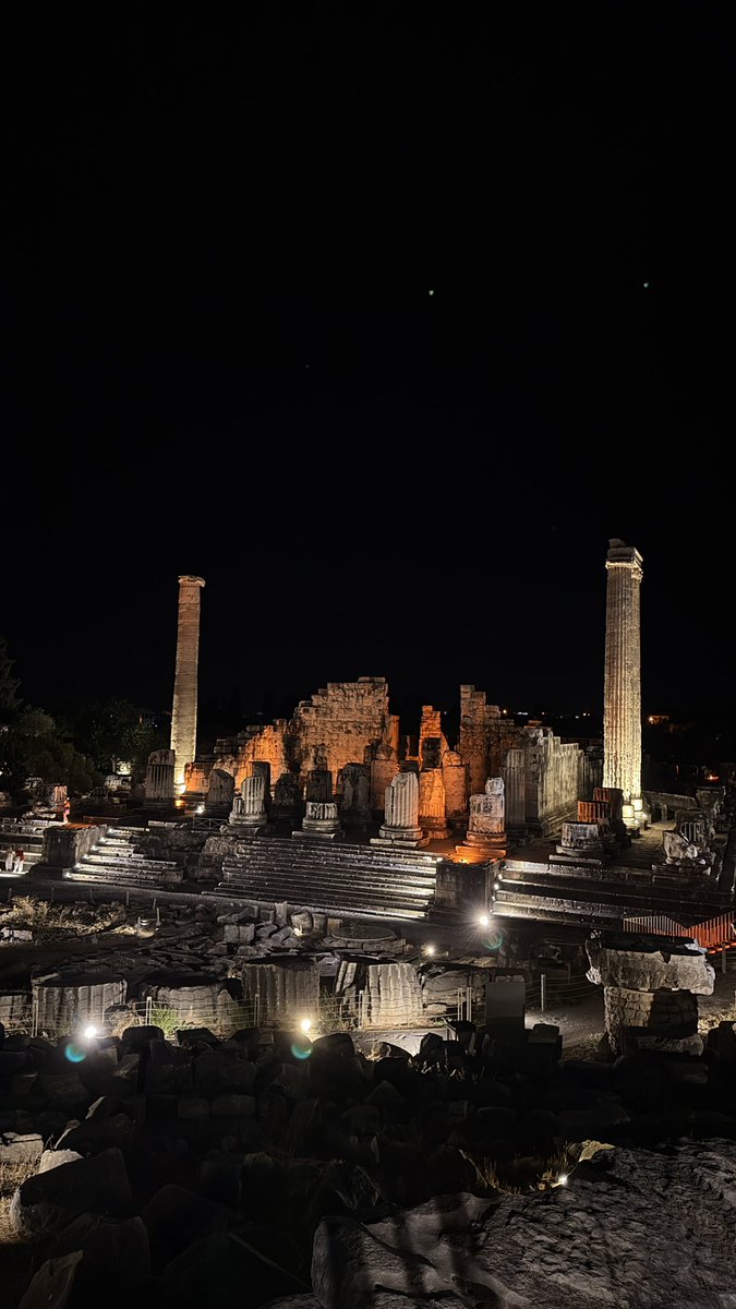 murat_gkhan's tweet photo. Gecenin güzellikleri…! #didim #apollon #didyma https://t.co/oxGumJkyBM