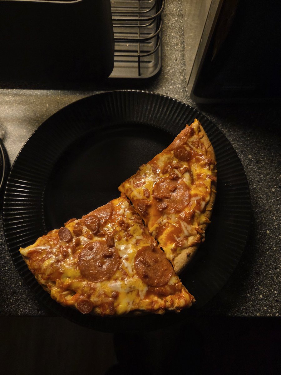 MrMagnus1997's tweet photo. #pizza
😎 https://t.co/DMbx2eRvfr