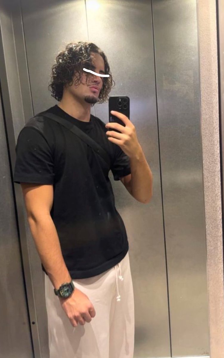 Gestapavo's tweet photo. Jsuis de retour sa dit quoi mes ptits blancs #rebeu #marocain #nsfw #chudai #gay #soumis #bi #rebeucurieux https://t.co/jKPSAyMwIz