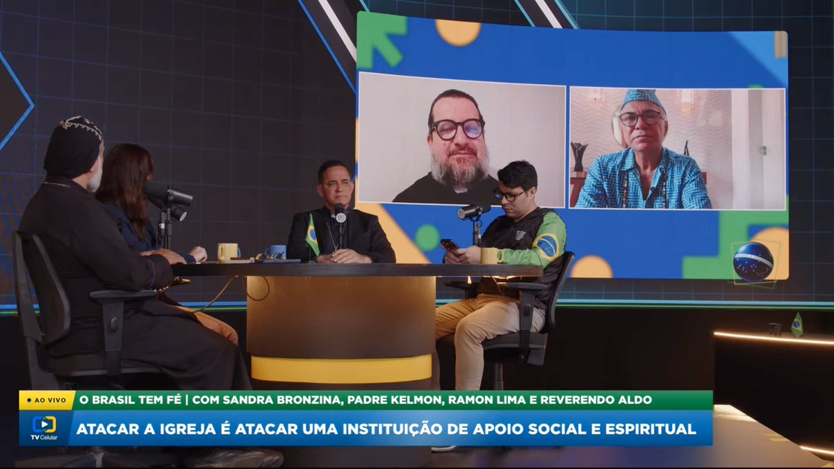 eixopolitico's tweet photo. 🇧🇷 Em meio à crise sobre Nossa Senhora Aparecida, campanha de Flávio Bolsonaro (PL) realiza live com pessoas ligadas a movimentos religiosos.

Entre os convidados estão Padre Kelmon, candidato a presidente em 2022, pastor Ramon Lima, reverendo anglicano Aldo Quintão e Sérgio Pina, pai de santo da cantora Anitta.