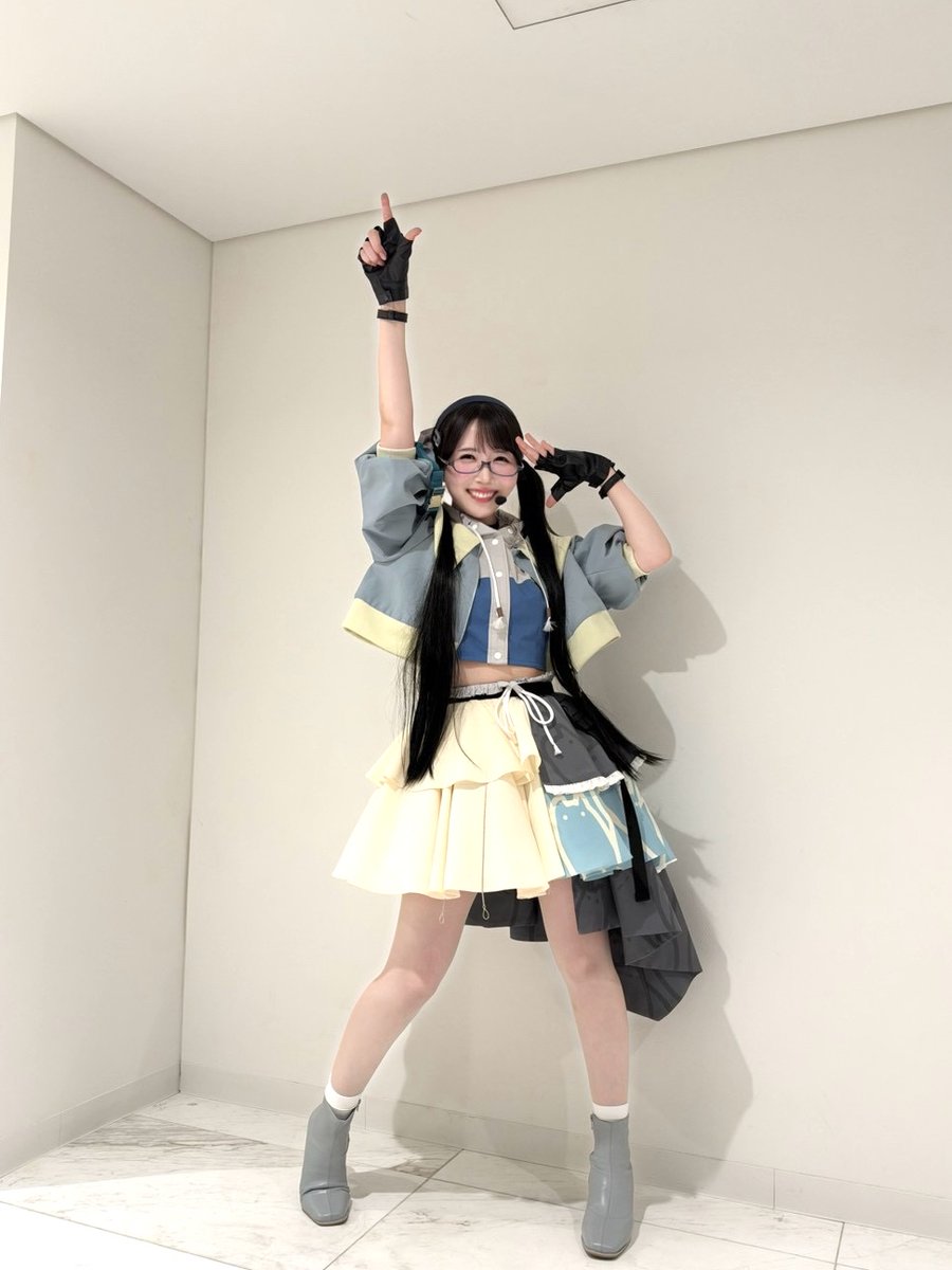 kisui_shio's tweet photo. 毎ライブでの目標の一つに

『三峰結華Pを増やす！虜にさせる！』

があります。

アイドル三峰結華がステージにかける想いを胸に、今日のMSPも精一杯届けます。

ゲストの貴方、
三峰に沼っちゃいませんか？

現地のゲストも！
配信のゲストも！
day2もよろしくお願いします！

#シャニマスソロライブMSP
#シャニマスソロライブMSP_day2
#三峰結華