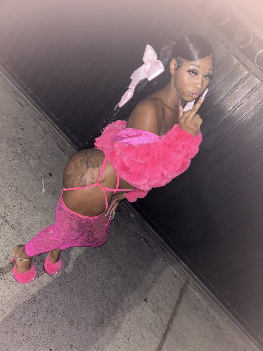 BootyDimee's tweet photo. I Ping Bing And Bring It Back In All Bluss 💰 https://t.co/xK4kWEbSH7
